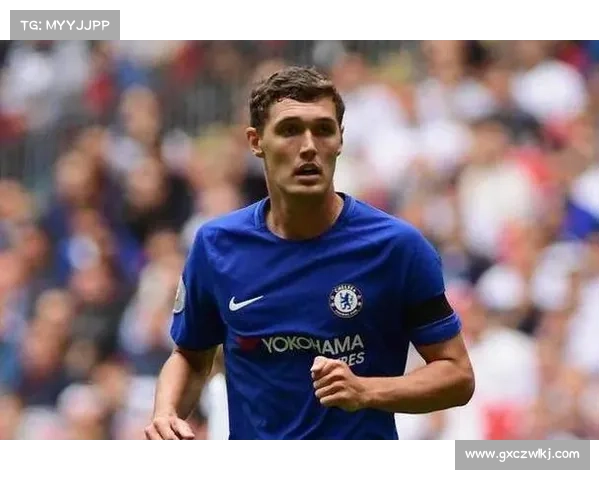 全能后防核心大卫路易斯在不同位置上的战术作用与表现分析